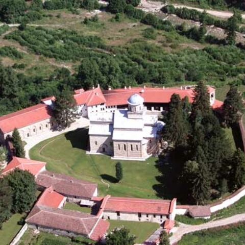 Високи Дечани
