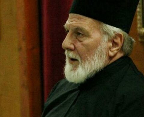 Otac Momcilo Krivokapic