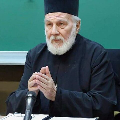 Otac Momcilo Krivokapic