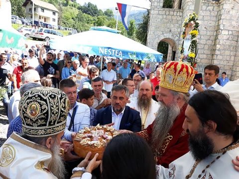 Arhijerejska Liturgija U Velici