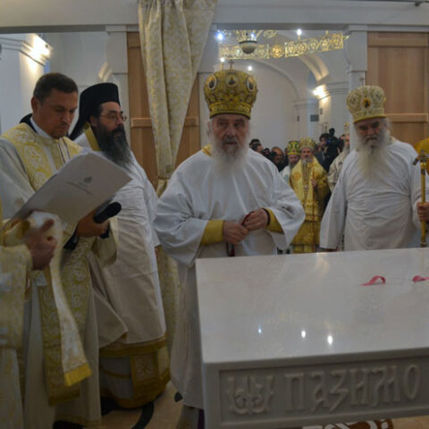 Патријарх Иринеј освештаообновљени Храм Светих апостола Петра и Павла у Кућанцима