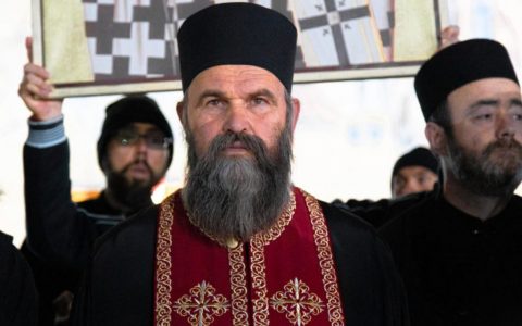 Отац Драган митровић