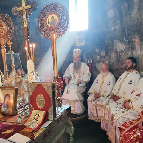 Arhijerejska Liturgija I Rukopolaganje U Djurdjevim Stupovima