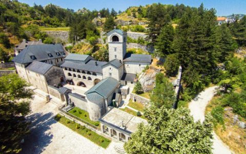 Митрополија црногорско-приморска министру одбране режима: Саопштење за јавност Manastir Dron Sergej Zabijako
