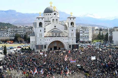храм подгорица и народ