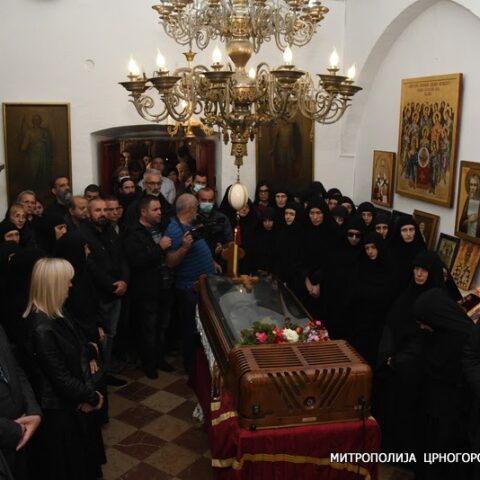Ispracaj Mitropolita
