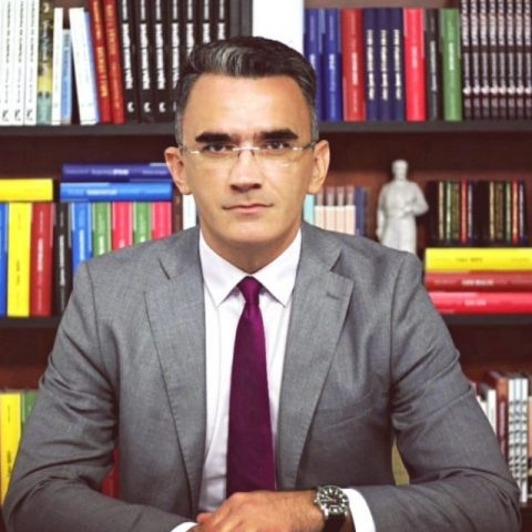 Министар Владимир Лепосавић