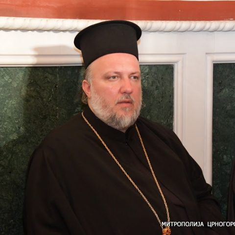 Отац Велибор Џомић