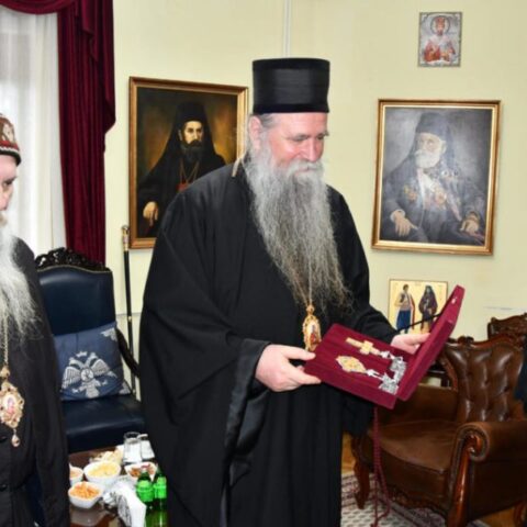 Драгоцјени поклони за Епископе Јована и Кирила