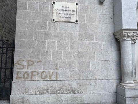 Vandalizam Na Crkvi