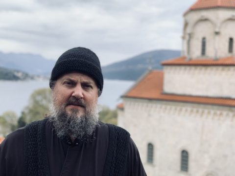 Отац Макарије савински