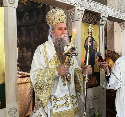 Maj 2021 Arhijerejska Liturgija Na Vaskrs U Djurdjevim Stupovima 720x675