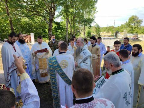 Митрополит Јоаникије освештао обновљену цркву Вазнесења Господњег у Стравчу у Кучима Владика Кучи
