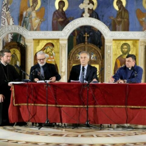 Дијалошка трибина ”Религија и политика”