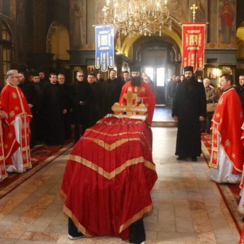 Eparhija Sabacka Episkop Lavrentije U Sabornom Hramu Svetog Petra I Pavla