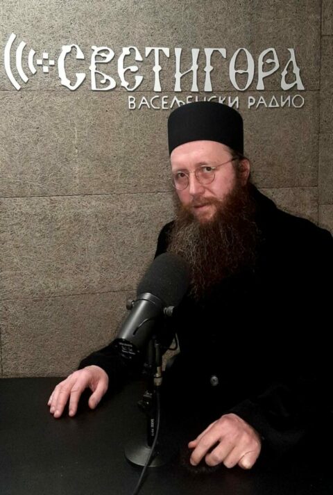 Јерођакон Силуан григоријатски: „Покажимо Богу да Га волимо јер Господ наш воли да будемо у заједници са Њим“ Otac Siluan Grigorijatski 2
