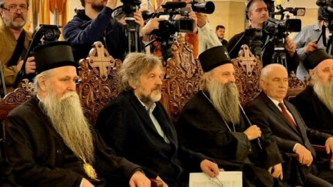 Емиру Кустурици уручена Светосавска повеља