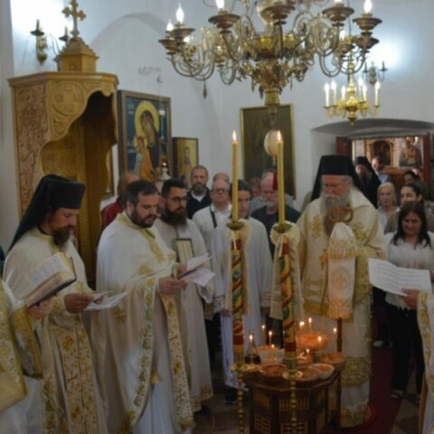 Митрополит Јоаникије на Духовске задушнице