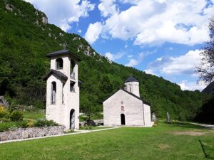 Монашење у манастиру Подмалинско