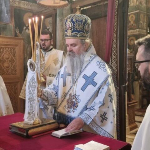 Божићна литургија у Грачаници