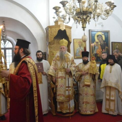 Митрополит Јоаникије у недјељу по Богојављењу богослужио у Цетињском манастиру