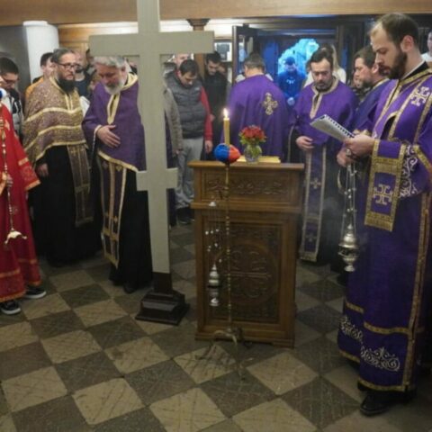 Veliko Bdenije i čitanje 12 strasnih Jevanđelja u hramu pod Goricom