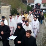 Владика Иларион уз више хиљада верника на слави манастира Драганац