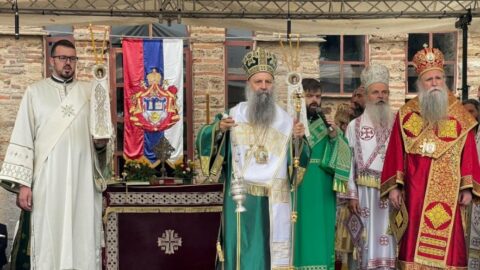 Патријарх Порфирије у Грачаници: „На Видовдан су Свети кнез Лазар и многи заједно са њим овдје потврдили да је ово наш дом и да смо сви рођени на косовско метохијској земљи“ Патријарх у Грачаници