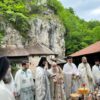 Sabor u manastiru Crna Reka kraj kivota Svetog Petra Koriškog