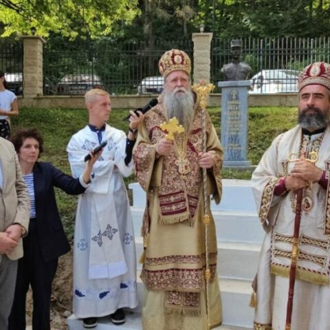 Освећен нови звоник и споменик војводи Петру Бојовићу у Андријевици