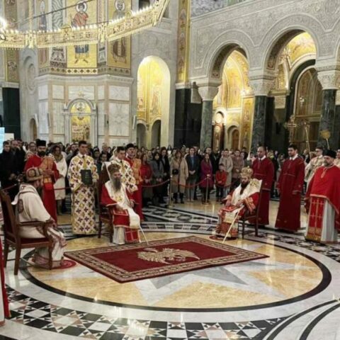 Патријарх Порфирије началствовао Светом литургијом у Храму Светог Саве