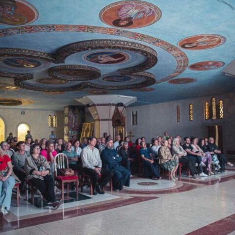 U podgoričkom Sabornom hramu prikazan film Anželike Katerkine „Sveti Vasilije Ostroški, knjiga čuda“