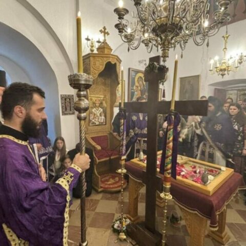 Вечерње с изношењем плаштанице у Цетињском манастиру