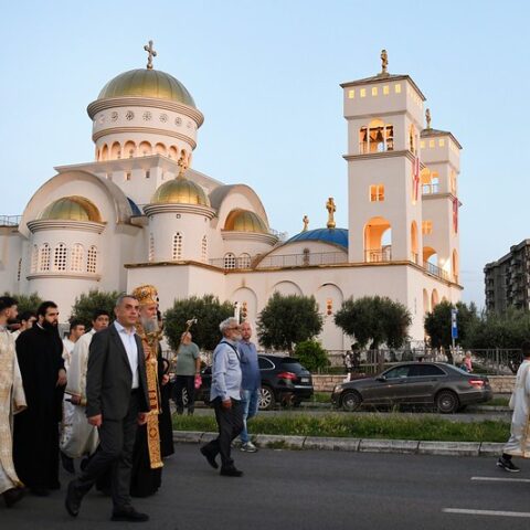 Св. Јован Владимир својим крстом нас обједињује и благосиља
