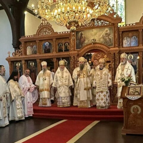 Патријарх Порфирије служио свету Литургију у цркви Свете Тројице у Монтреалу
