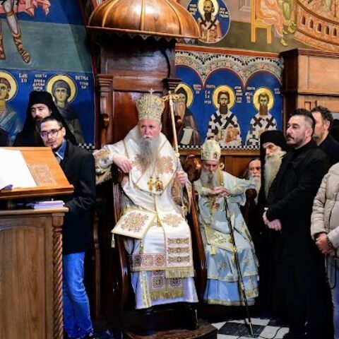 Митрополит Јоаникије и Епископ Јован богослужили у цркви Свете Тројице у Будви
