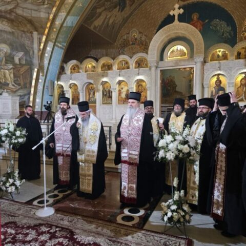 Испраћај блаженопочившег Архиепископа албанског
