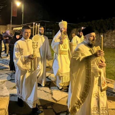 Васкршња литургија са јутрењем у Цетињском манастиру, богослужио Владика Пајсије