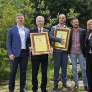 Књижевна награда „Марко Миљанов“ свечано уручена Денди и Караџићу, присуствовао Владика Пајсије