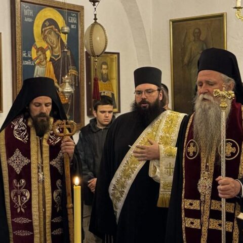 Митрополит Јоаникије и Владика Пајсије служили помен Патријарху Гаврилу Дожићу