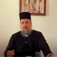 Отац Макарије Савински