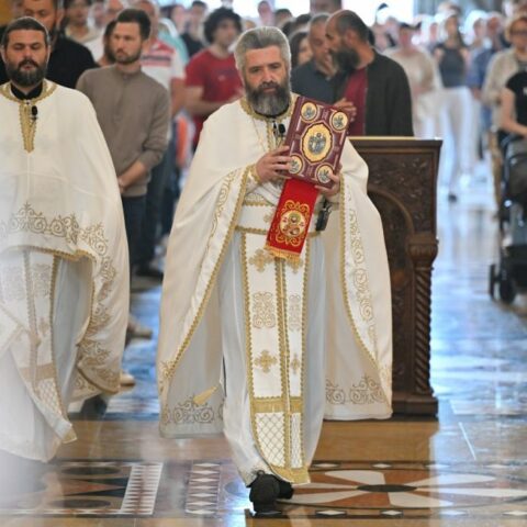 Отац Слободан Зековић