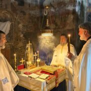 Svenoćno bdenije u manastiru Savina