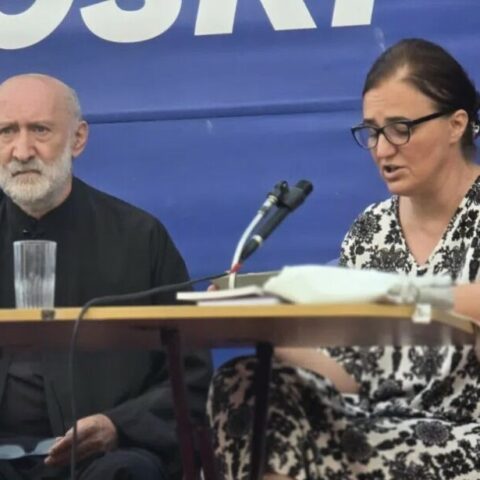 О. Шпиро Живковић са књигом „Писма из Велингтона“ гост Међународног фестивала „Ауто(р) на корзу“
