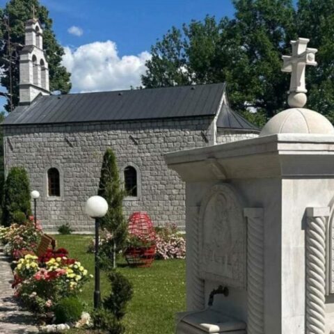 Освећење звона за преслицу цркве у Колашину