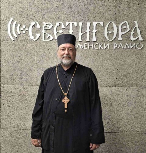 Otac Branko Tapuskovic Pitajte Svestenika