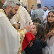Svete tajne mogu da prime samo kršteni u pravoslavnoj crkvi