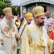 Митрополит Јоаникије поводом празника Светих мученика Јасеновачких служио у Манастиру Јасеновац