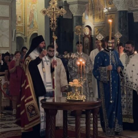 Владика Иларион служио празнично бденије у Храму Светог Саве