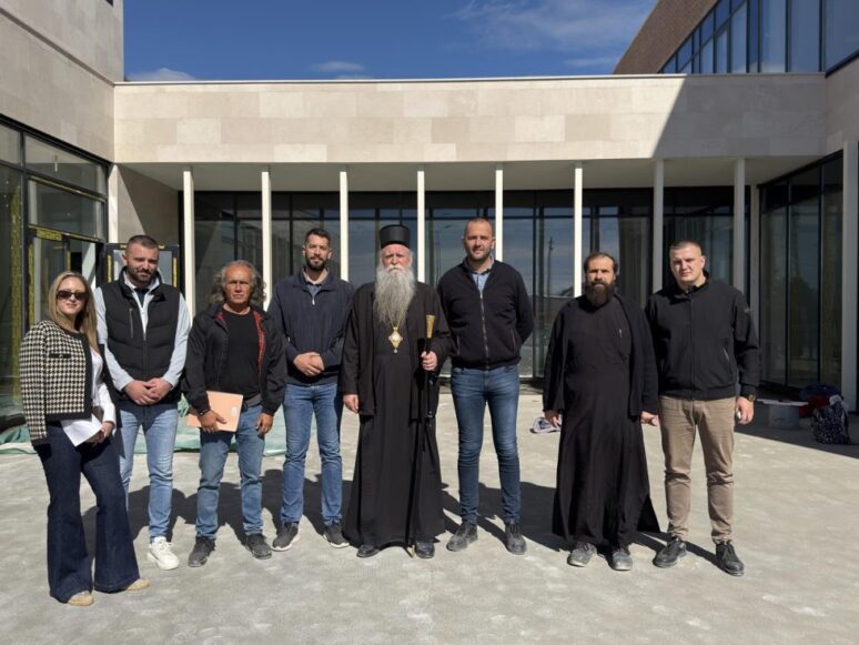 Митрополит Јоаникије обишао радове на Гимназији ”Свети Сава” у Подгорици Митрополит Јоаникије обишао радове на Гимназији ”Свети Сава” у Подгорици